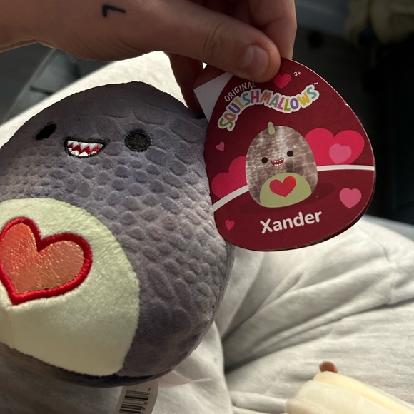 NWT Squishmallow Xander the T-Rex 5” Plush *VALENTINES EDITION* - Picture 2 of 3